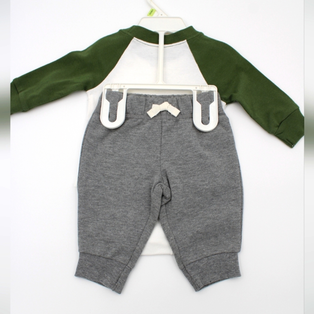 2 Carter’s Outfits – Size 3 Months - Picture 5 of 5